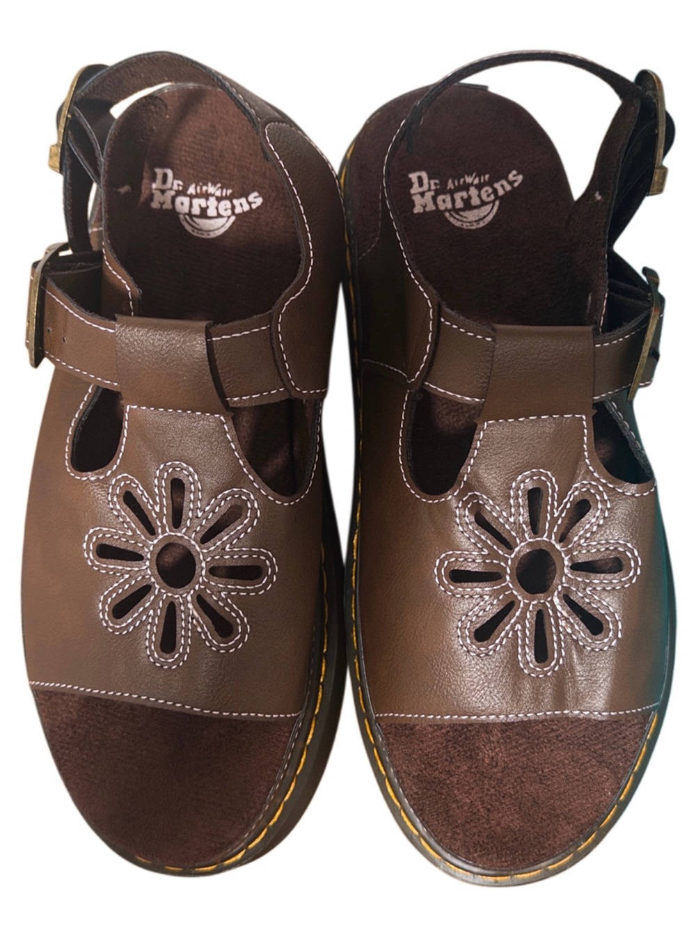 Dr. Martens Dunnet Flower
Full Grain Leather Sandals